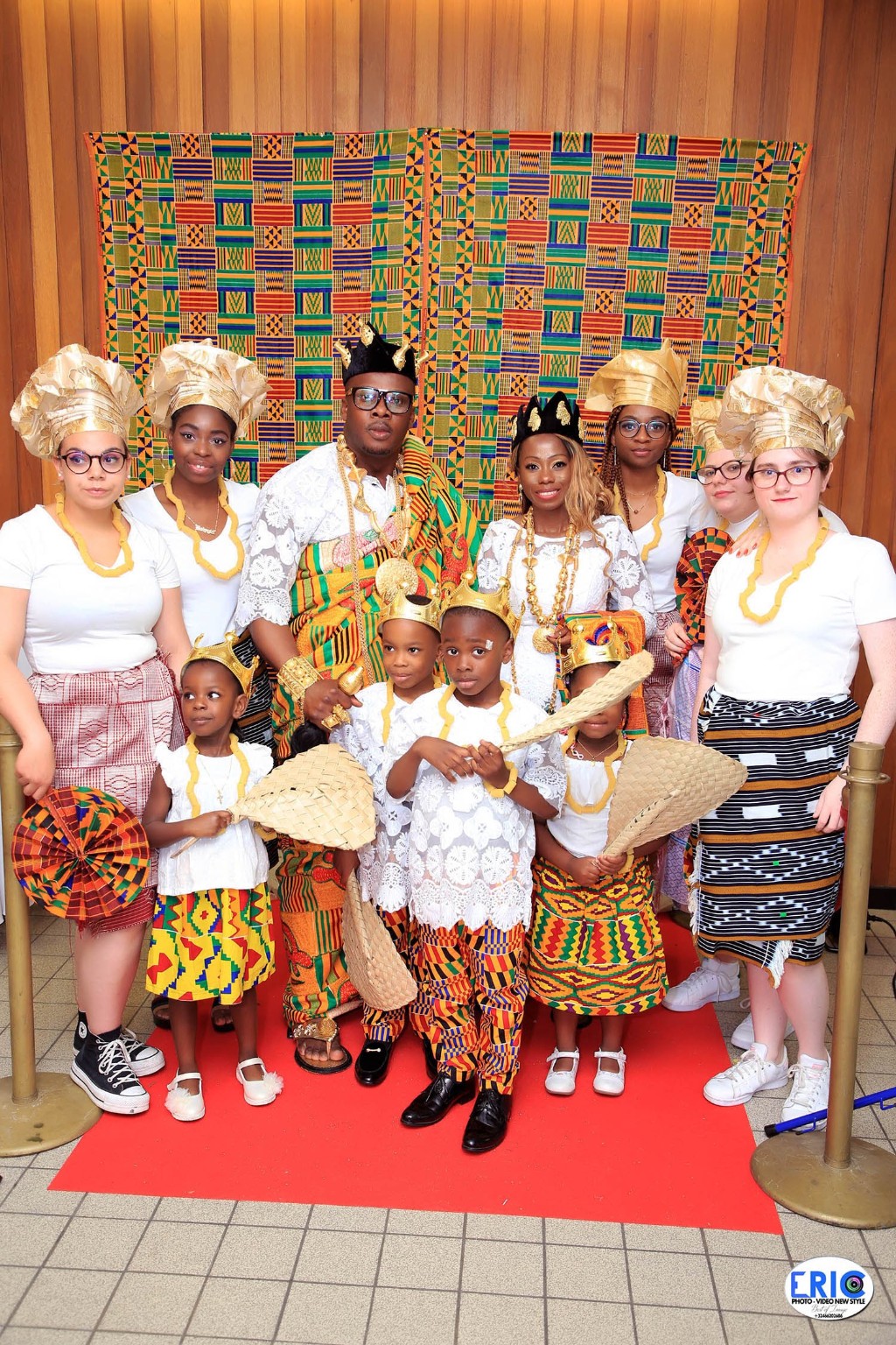 Tenues traditionnelles africaines lors d'un événement culturel